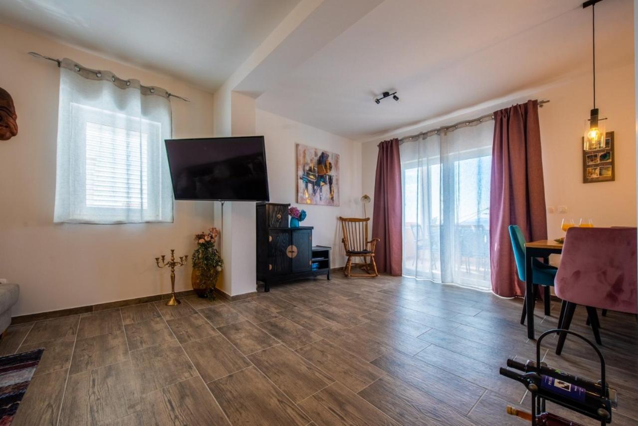 Apartman Paula Каштела Екстер'єр фото