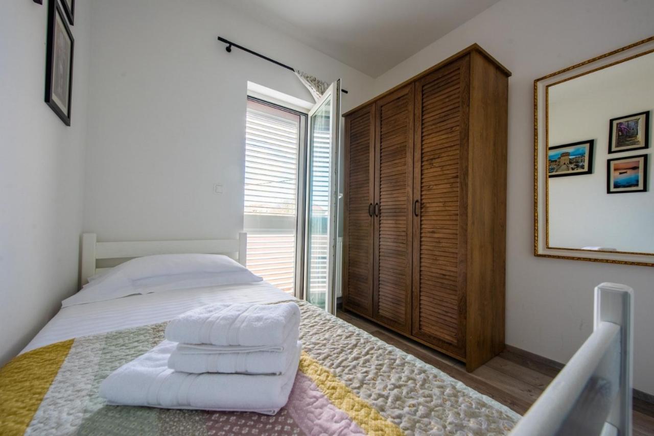 Apartman Paula Каштела Екстер'єр фото