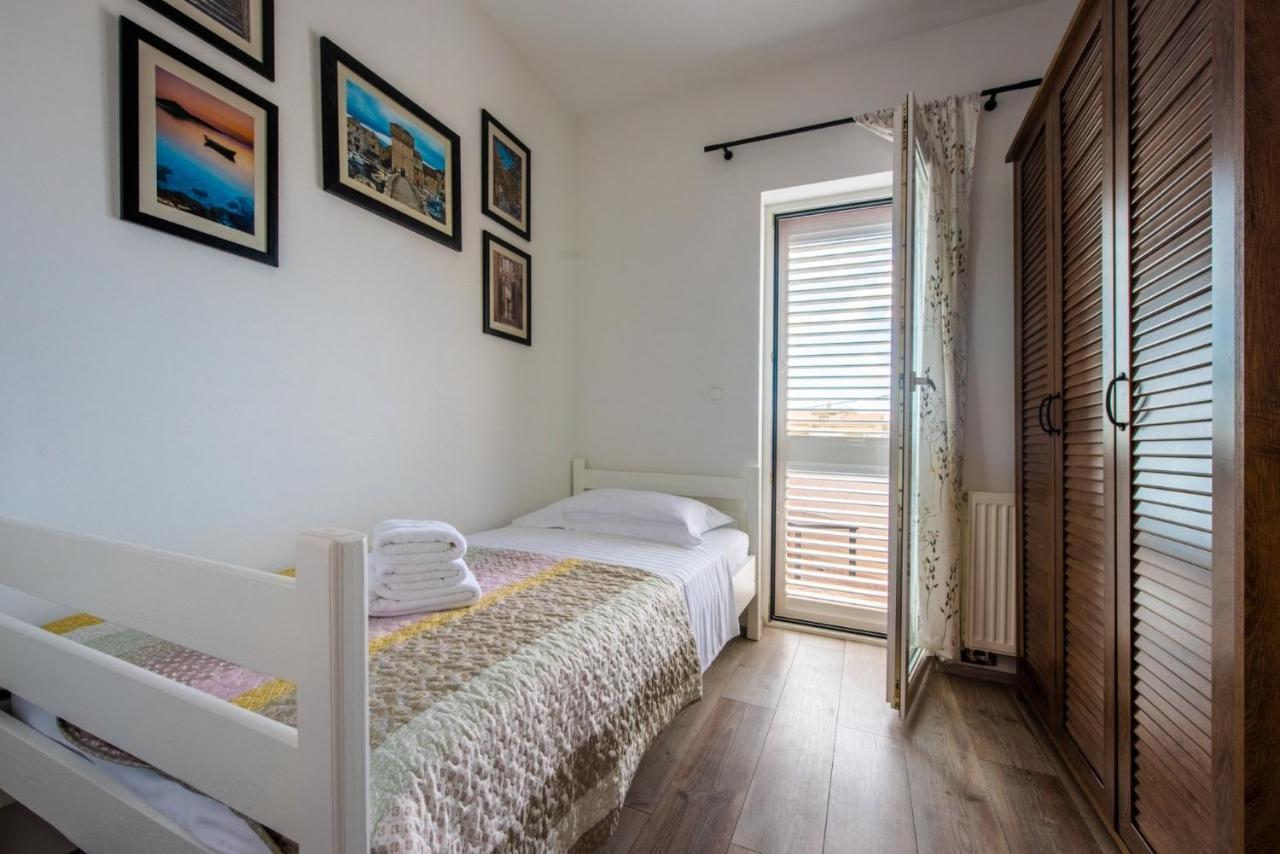 Apartman Paula Каштела Екстер'єр фото